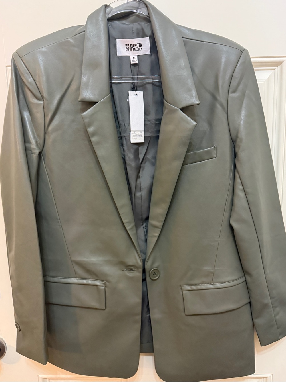 NWT BB Dakota by Steve Madden Singled Out Blazer in Surplus Green, size Medium.